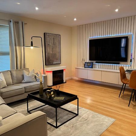 Vikings Apartment With Private Parking & Terrace York Exterior photo